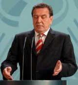 Schr&ouml;der k&uuml;ndigt Neuwahlen an
